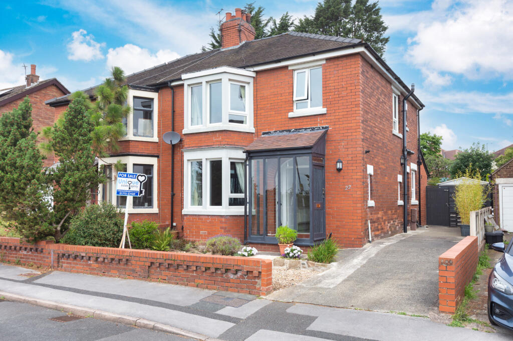 Manor Drive, Kirkham, PR4