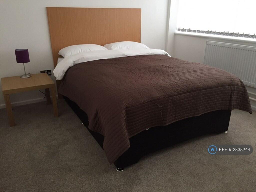 1 bedroom flat share for rent