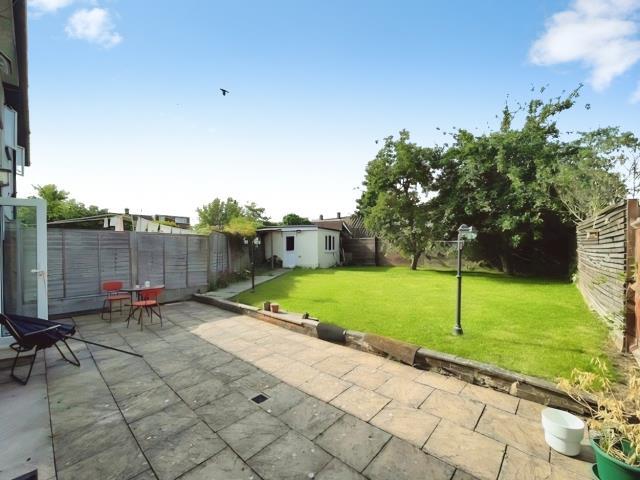 House in Watford - View 5