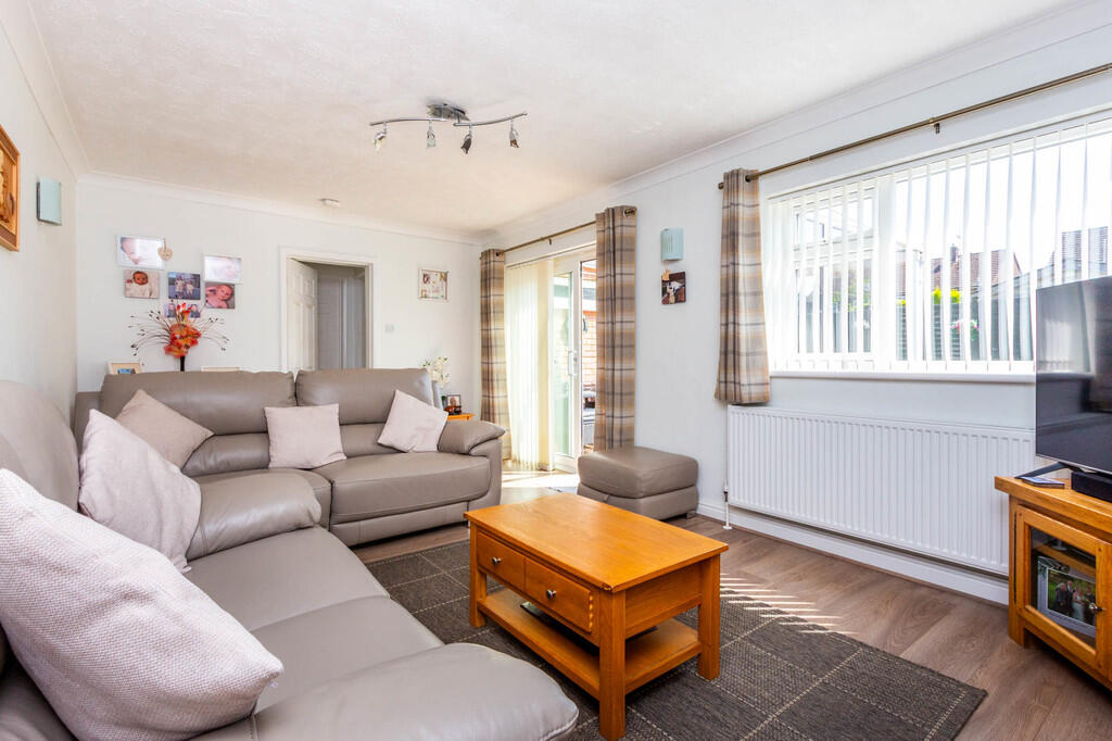 House in Rushden, North Northamptonshire - View 4