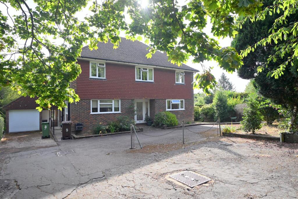 House in Eastbourne, East Sussex - View 3