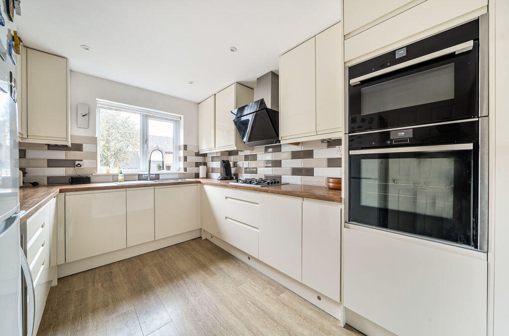 House in Croydon - View 4