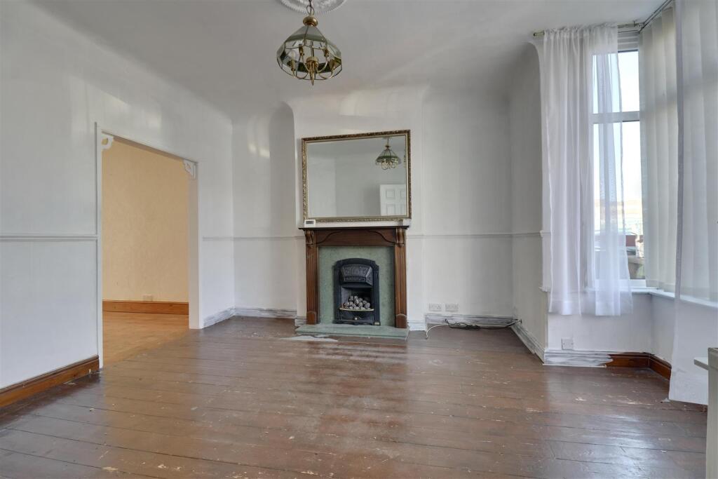House in Portsmouth - View 4