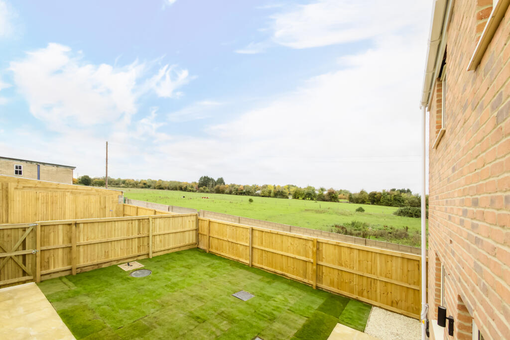 Kingsdown Lane, Blunsdon, Swindon, SN25 photo 4