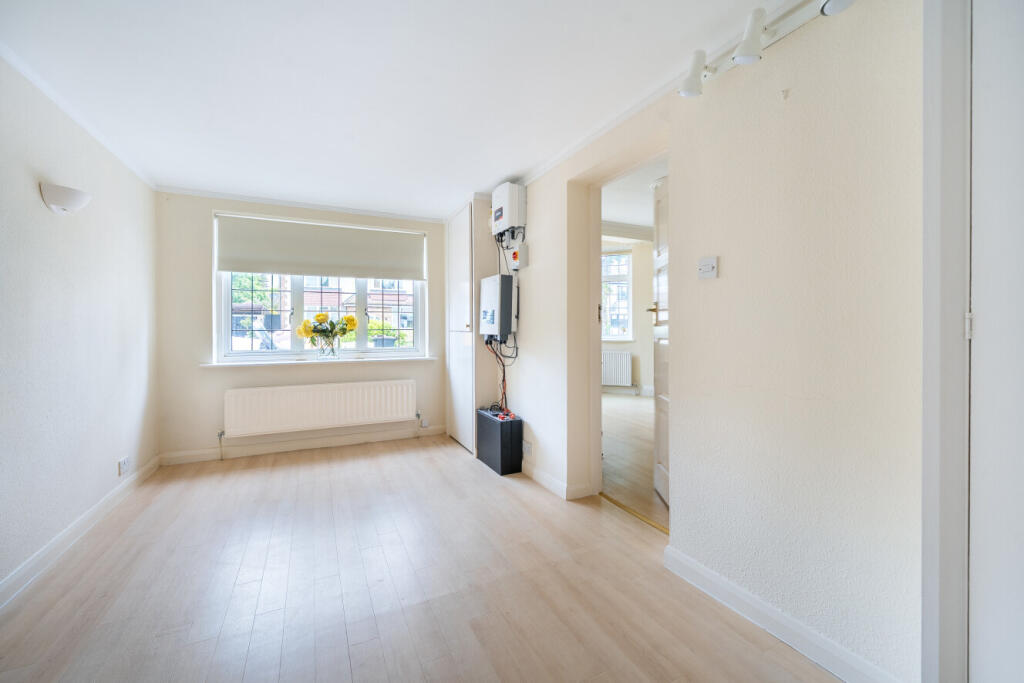 House in London - View 6