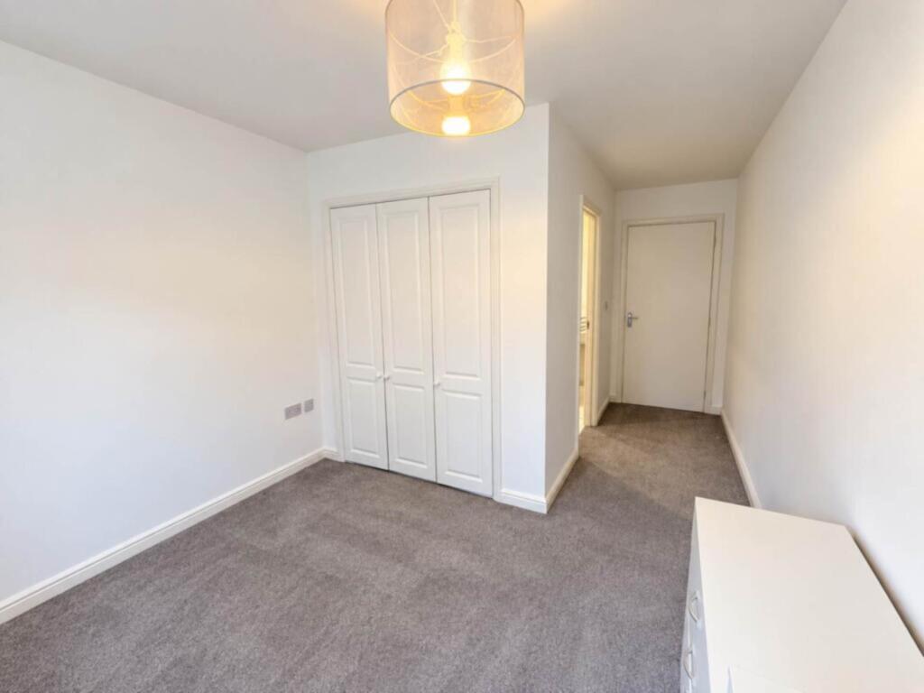 Apartment in Hertsmere, Elstree and Borehamwood - View 4