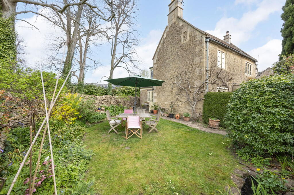 4-bed detached on Corsham, Wiltshire, SN13 0DT, £450,000