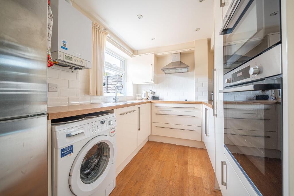 Ashdown Road, Chandler's Ford, SO53 photo 4