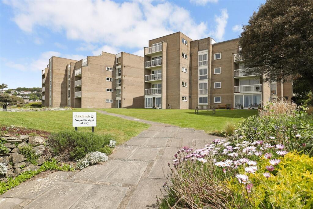 Apartment in Clevedon, West End