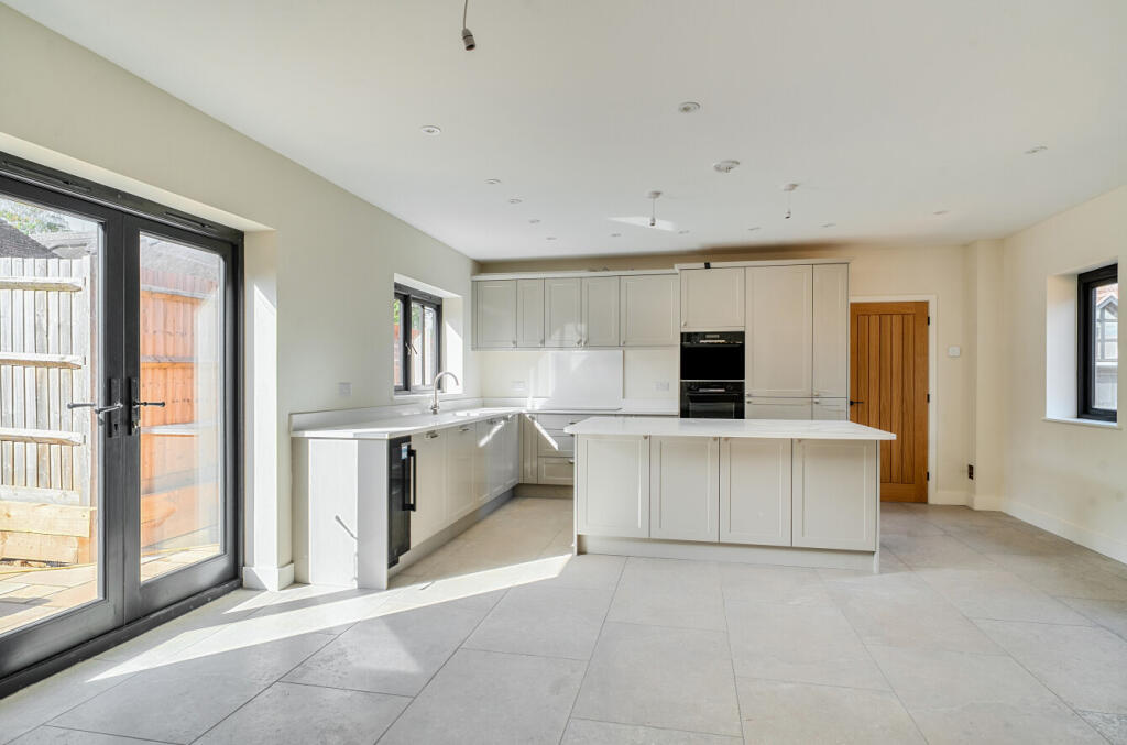 House in Southampton - View 5