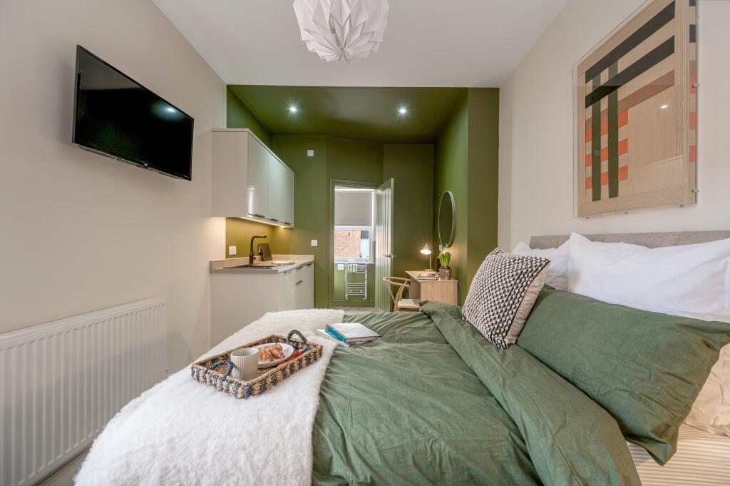 Main image of property: Room 3, Tamworth Road