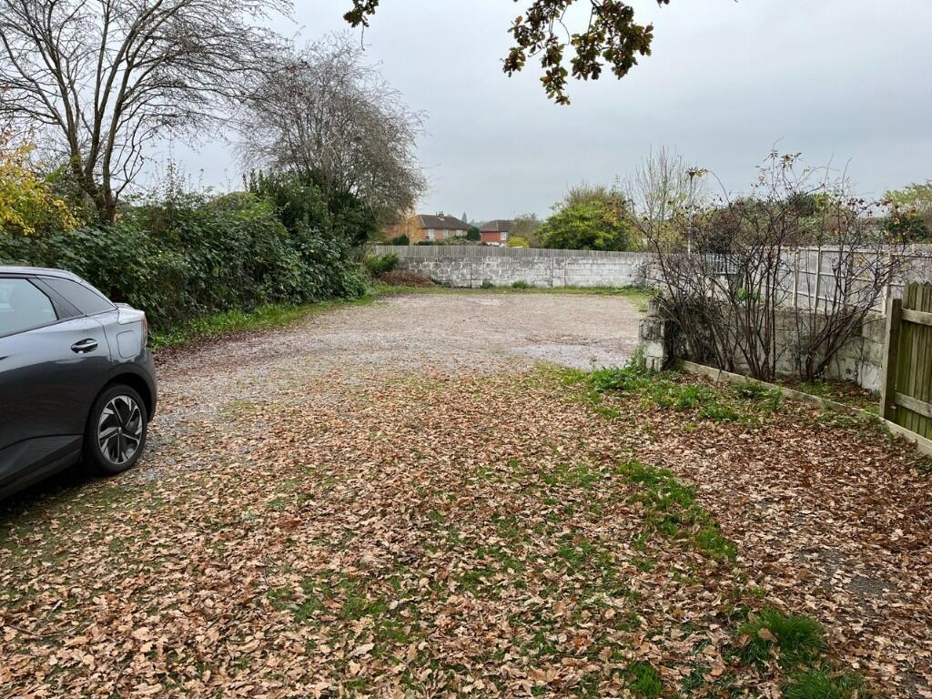 Newport Road, Caldicot, Monmouthshire, NP26 photo 3