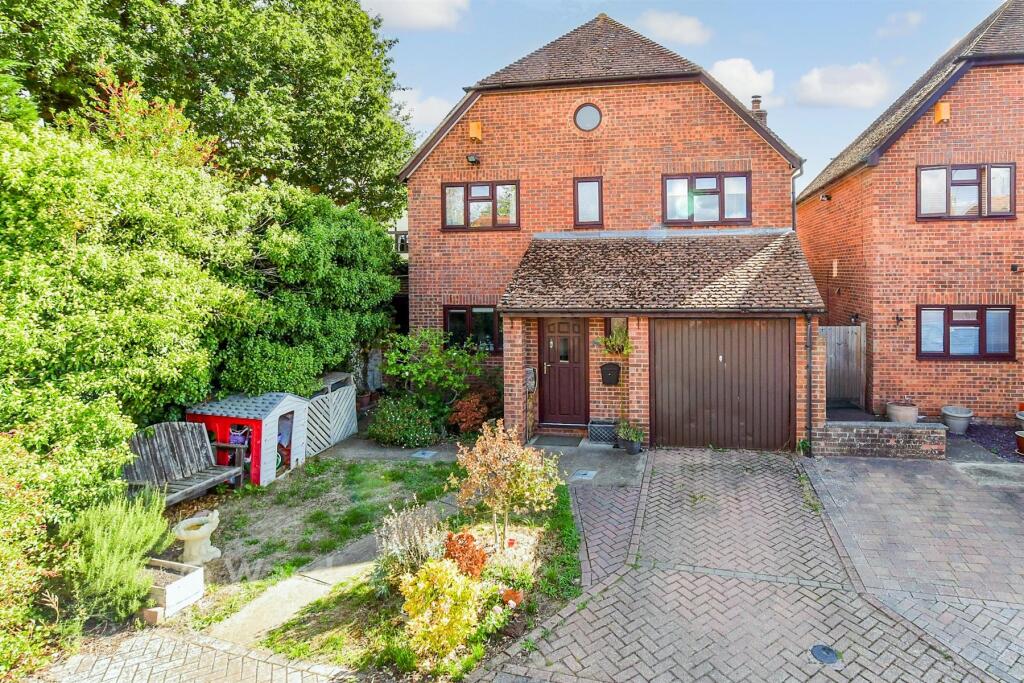 Main image of property: Hale Court, East Peckham, Tonbridge, Kent