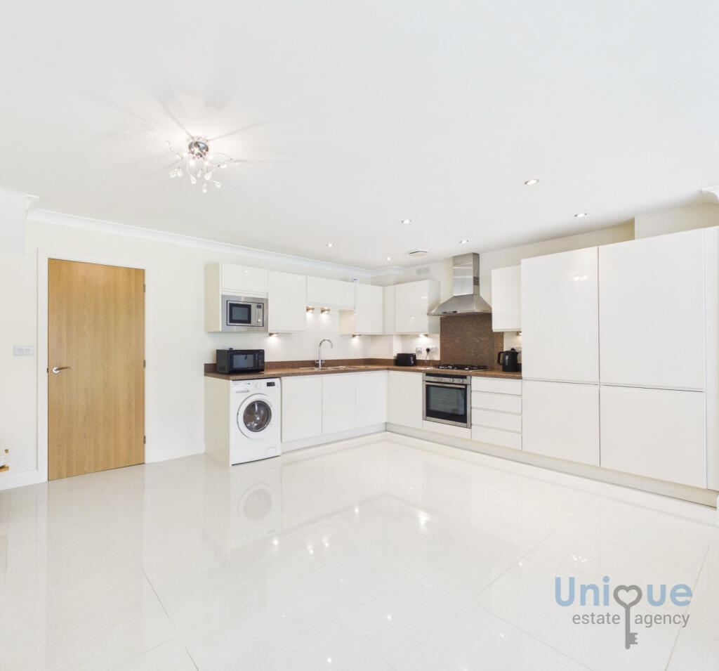 Bay Tree Close,  Blackpool, FY4 photo 4