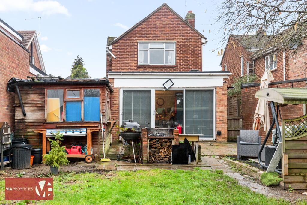 4-bed detached on Ware Road, Hoddesdon, EN11, £525,000