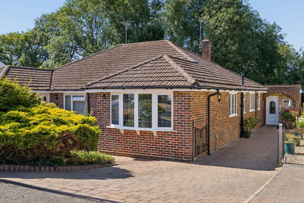 Main image of property: Hillcroft Road, Chesham