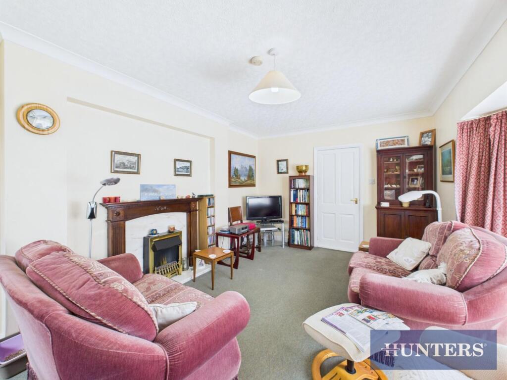 Riviera Drive, Sewerby, Bridlington photo 2