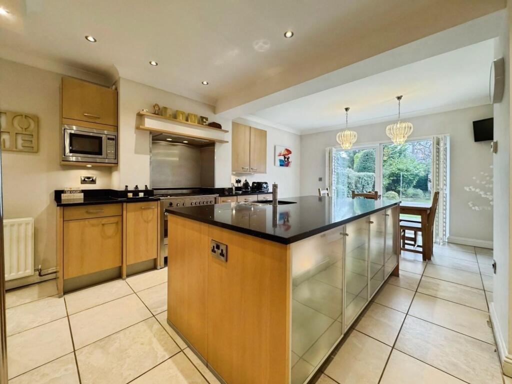 Fairbourne Drive, Wilmslow, SK9 photo 4
