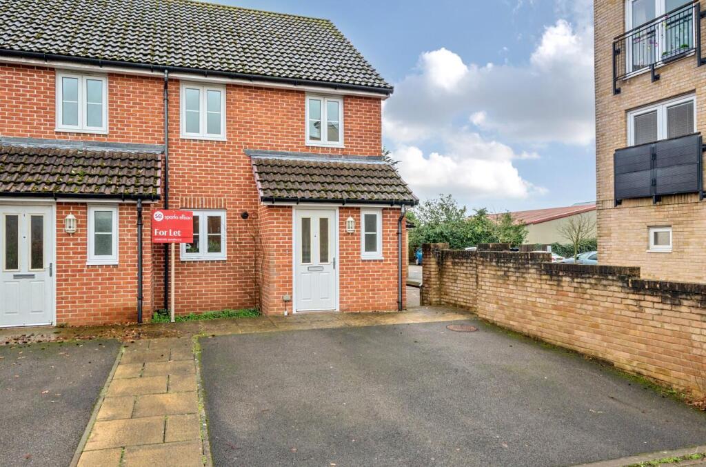 Main image of property: Hut Farm Place, Chandlers Ford