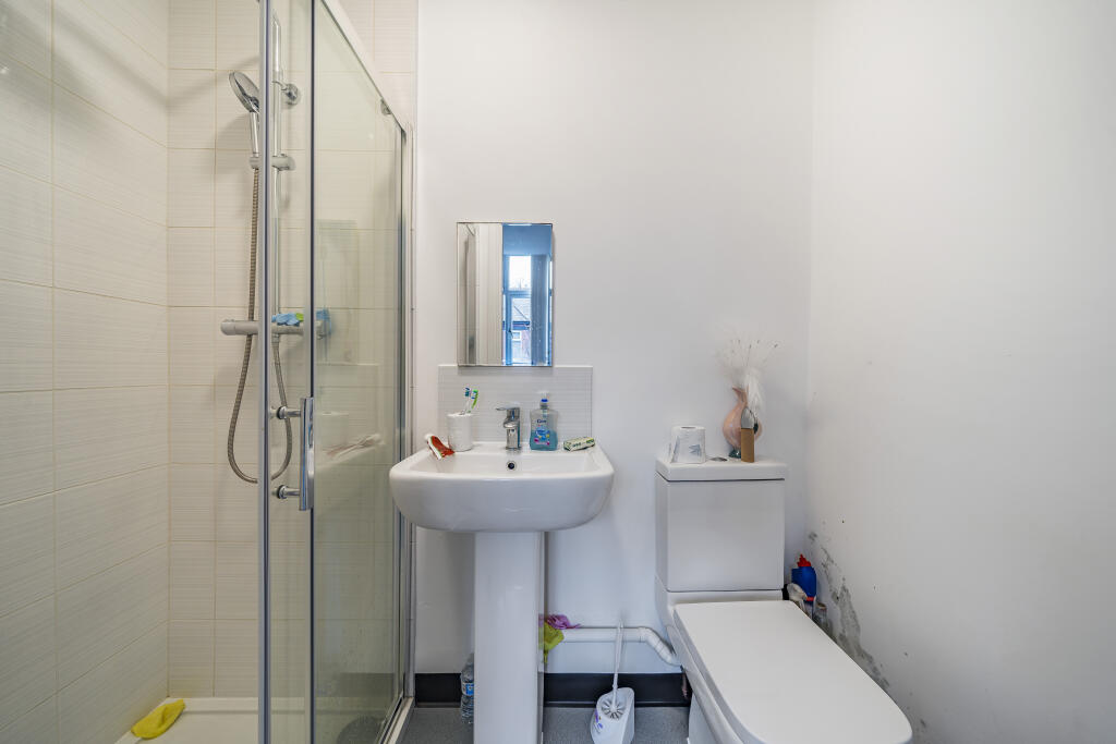 1 bedroom house share for rent