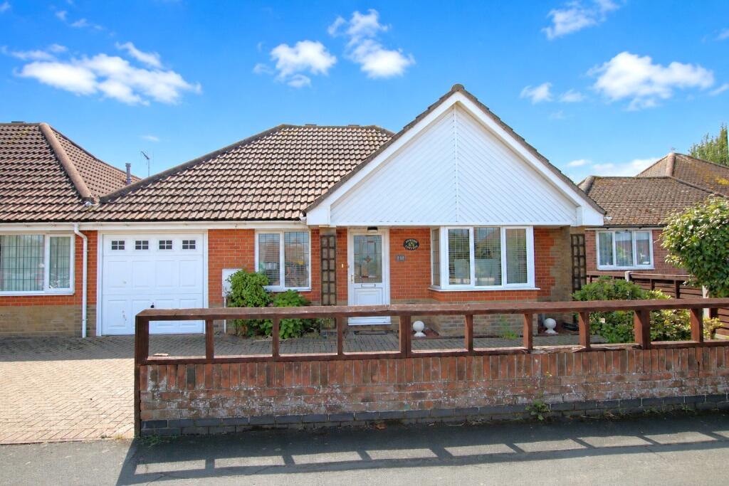 Main image of property: Frinton Road, Holland on Sea, CO15