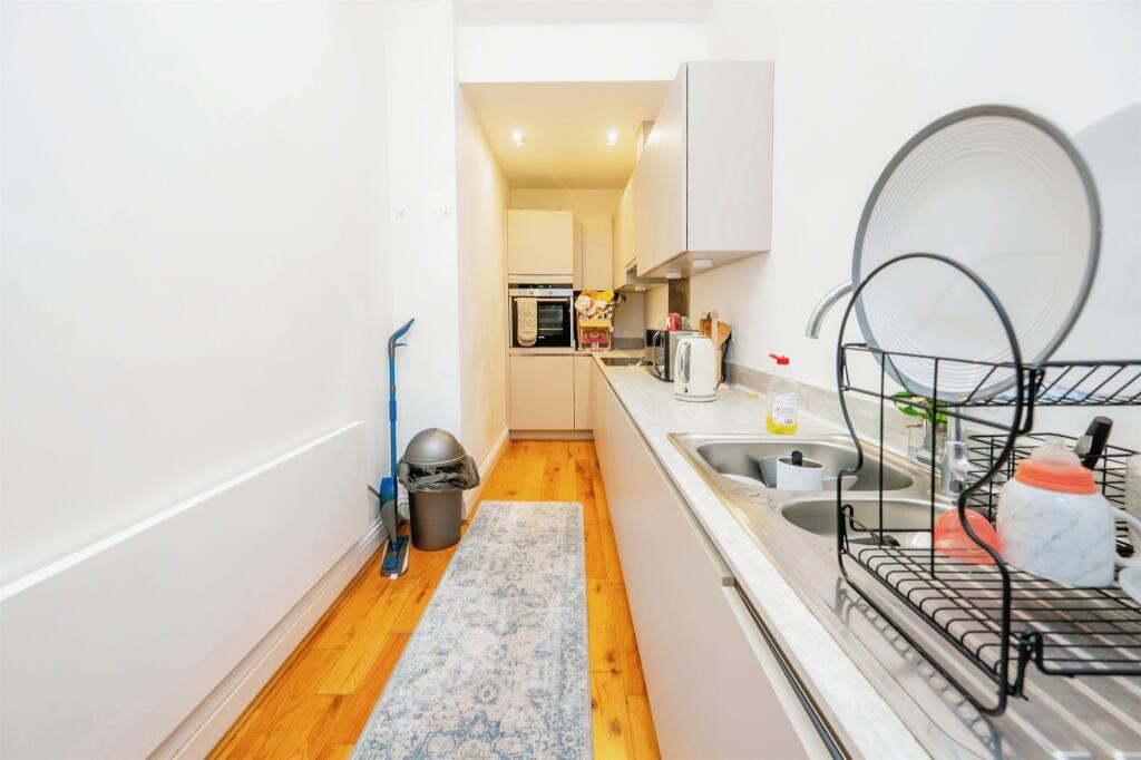 Apartment in Birmingham, Ladywood - View 4