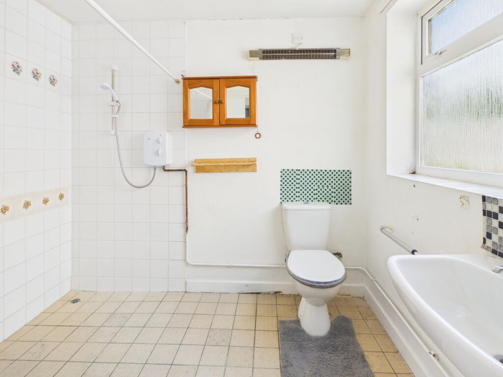 House in Ashfield, Sutton in Ashfield, Nottinghamshire - More