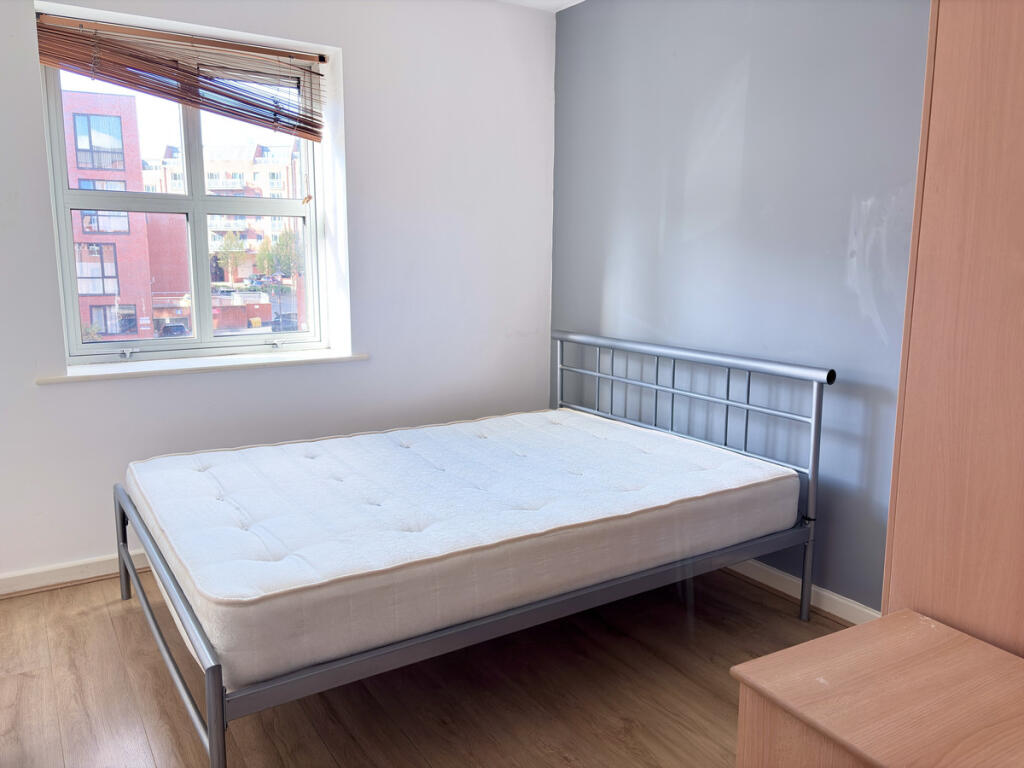 Apartment in Birmingham, Moseley - More