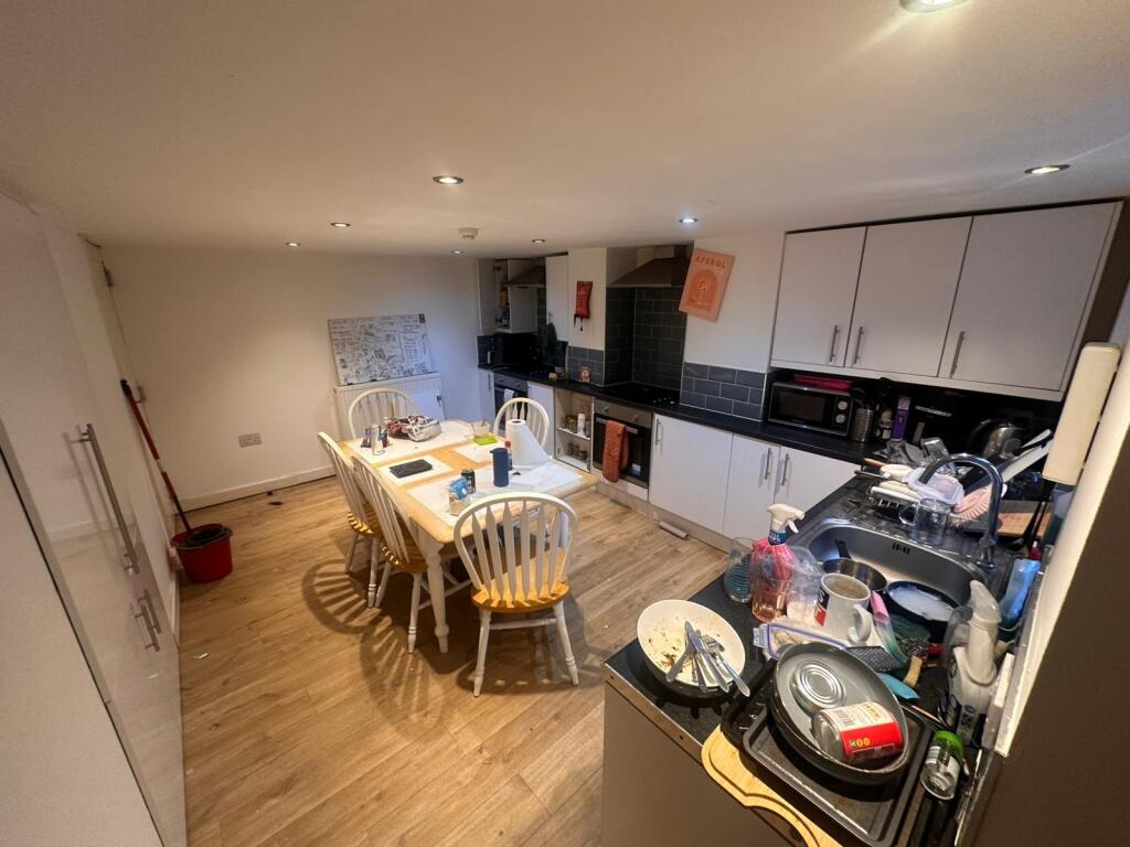 House in Leeds - View 4