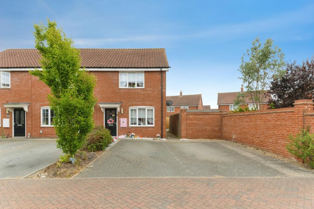 Main image of property: Glover Close, Clacton-on-Sea, Essex, CO16