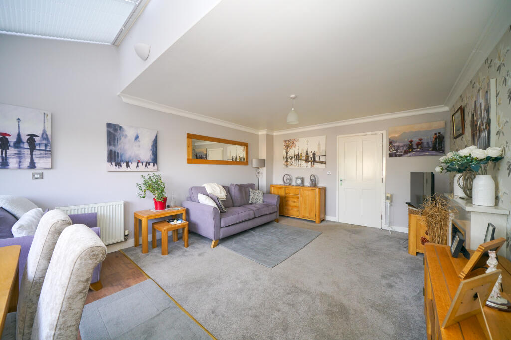 House in Dunstable, Northall - More
