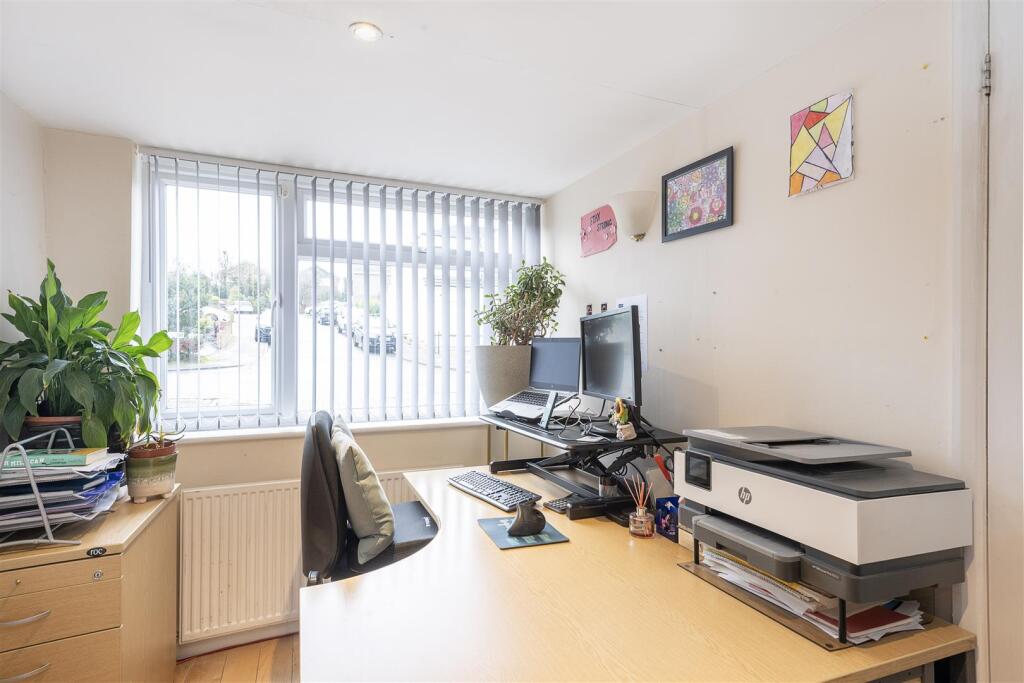 Additional image 6 of Aldwickbury Crescent, Harpenden
