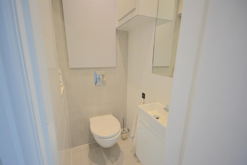 Park Lane, Whitefield, M45 7PX photo 5