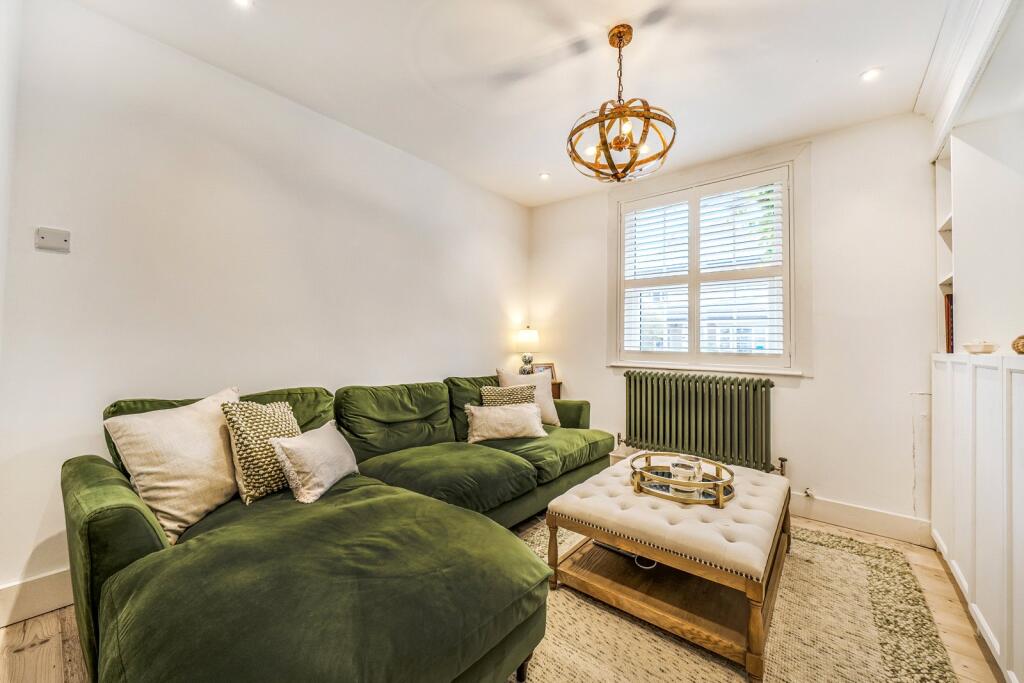 House in Woking, Surrey - View 3