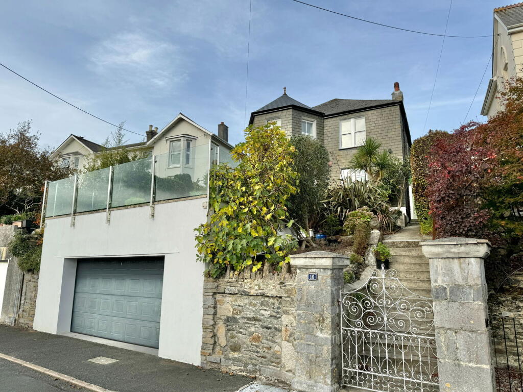 4-bed detached on Lower Port View, Saltash, Cornwall, £650,000