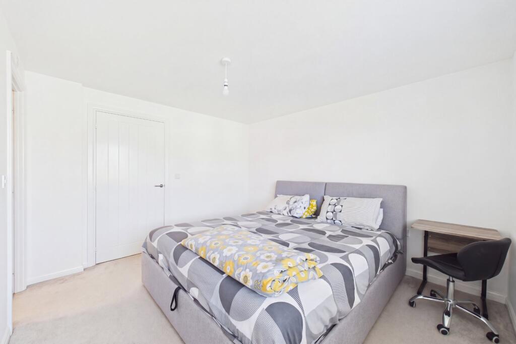 House in Wokingham - More