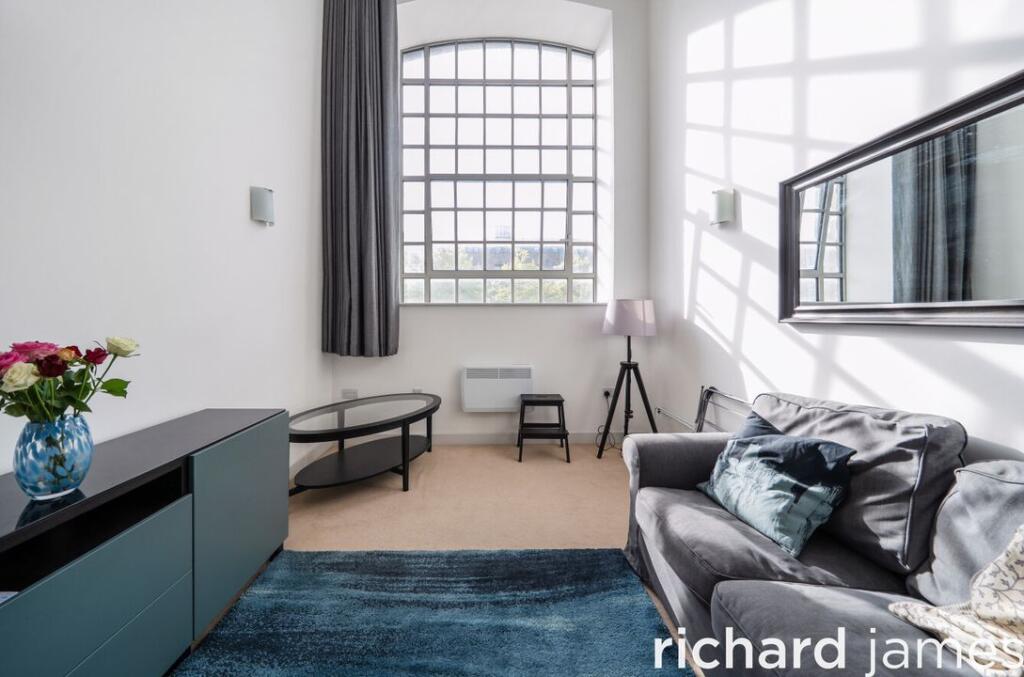 Apartment in Swindon, Central Swindon North - View 3