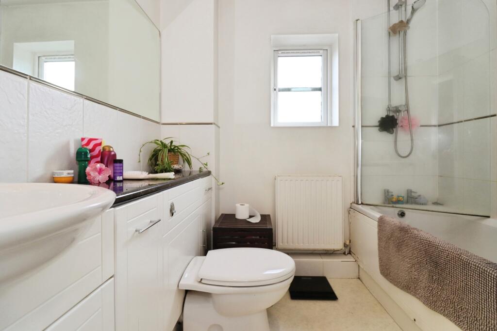 House in Bristol, Bradley Stoke - View 5