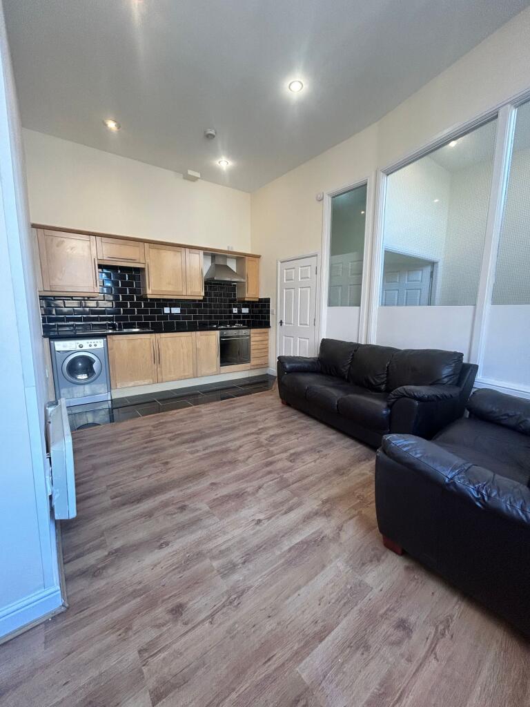 Apartment in Kirklees, West Yorkshire - View 3