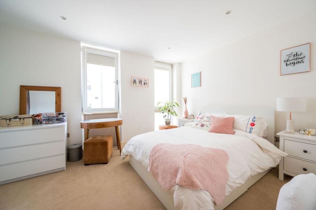 Apartment in London - More