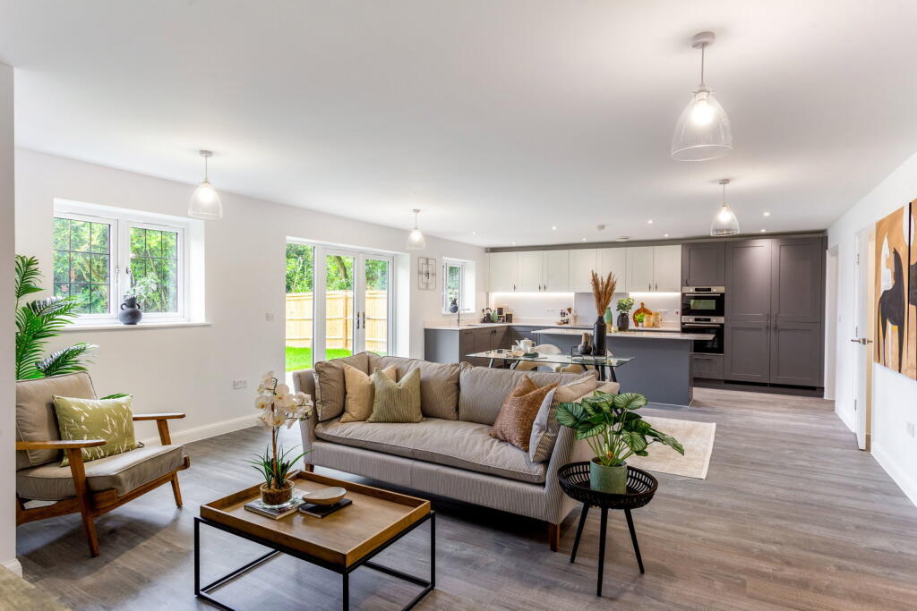 Main image of property: Washpond Lane , Warlingham, CR6 9QG