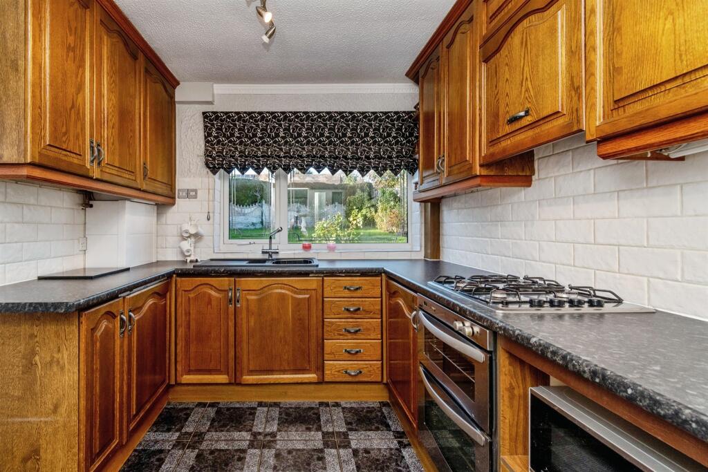 House in South Staffordshire, Cheslyn Hay - View 5