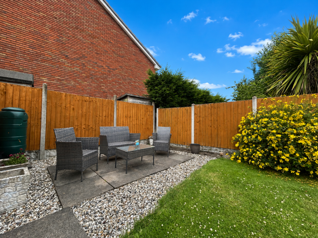 House in Dudley, West Midlands - View 2
