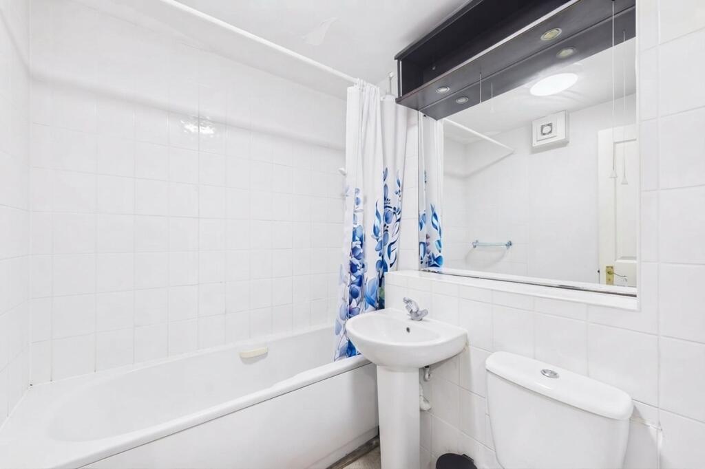 Apartment in Twickenham - View 4
