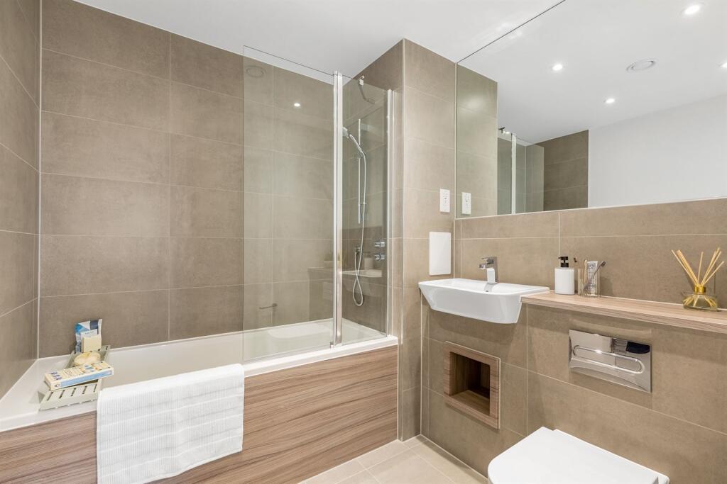Main image of property: 2 bed, 11th floor, Egret, The Halcyon in Fresh Wharf
