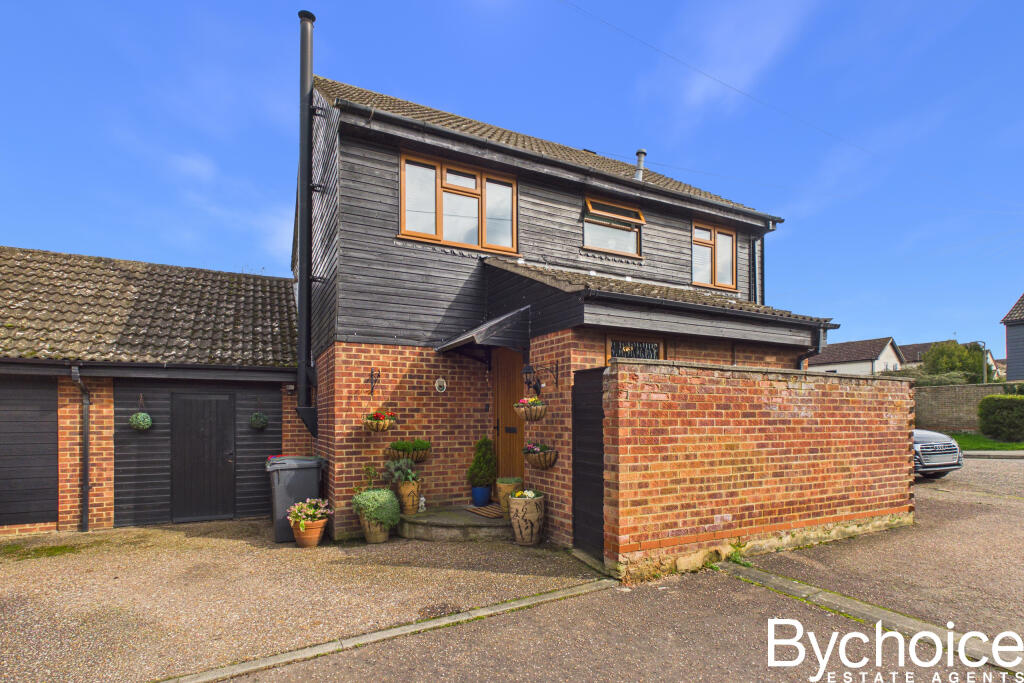 5-bed detached on John Tibauld Court, Steeple Bumpstead, Essex, £395,000