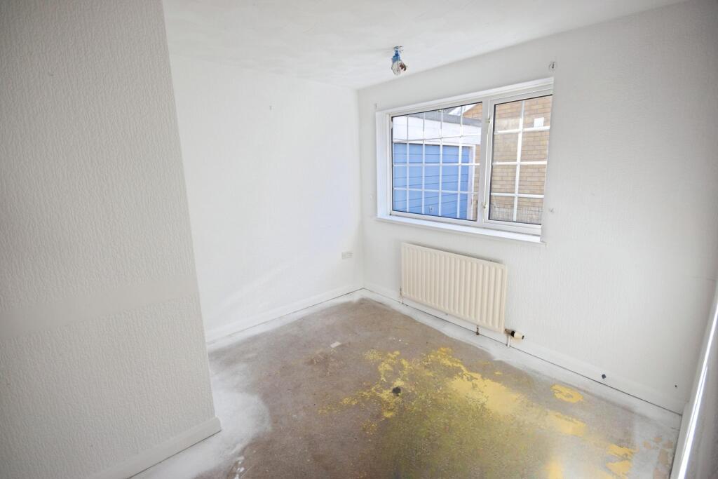 House in Skegness, Wainfleet Road Industrial Estate - More