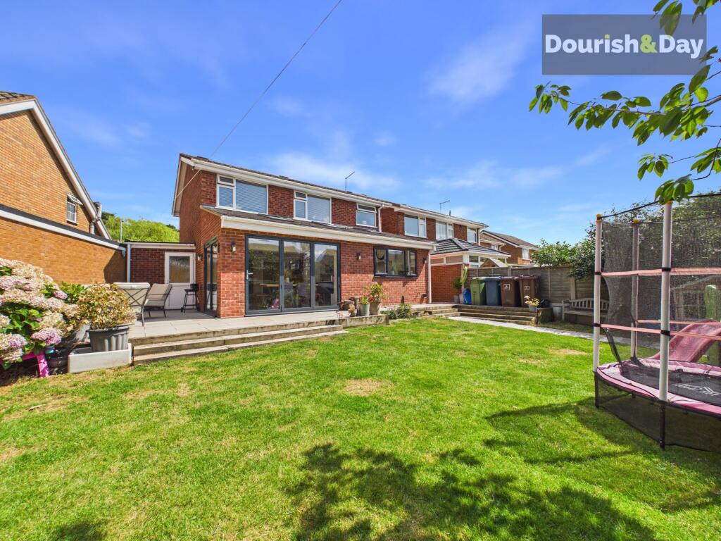 House in Stoke-on-Trent - View 4