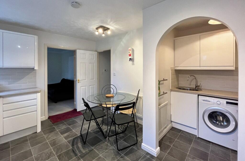 1 bedroom house share for rent
