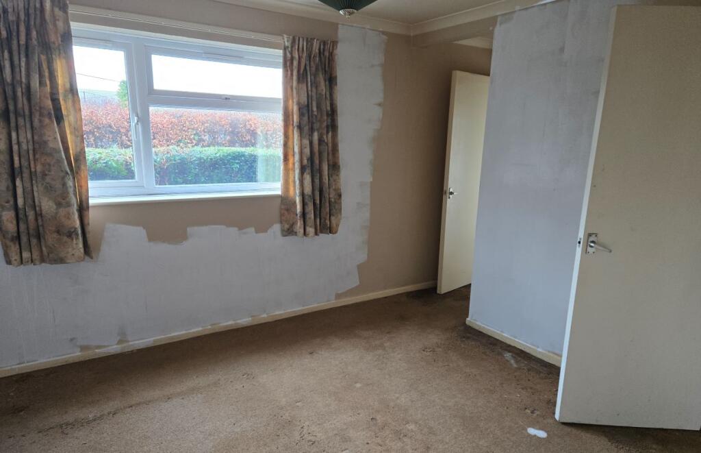 Additional image 2 of 9 The Yews, Mere, Warminster, Wiltshire, BA12 6HT